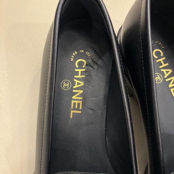 Chanel Moccasins 41 Fall-Winter 2024/25 Pre Collection Black Calfskin $1425 READ - Picture 3 of 9